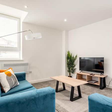 Lovely 1 Bedroom Apartment In Central Rotherham Bagian luar foto