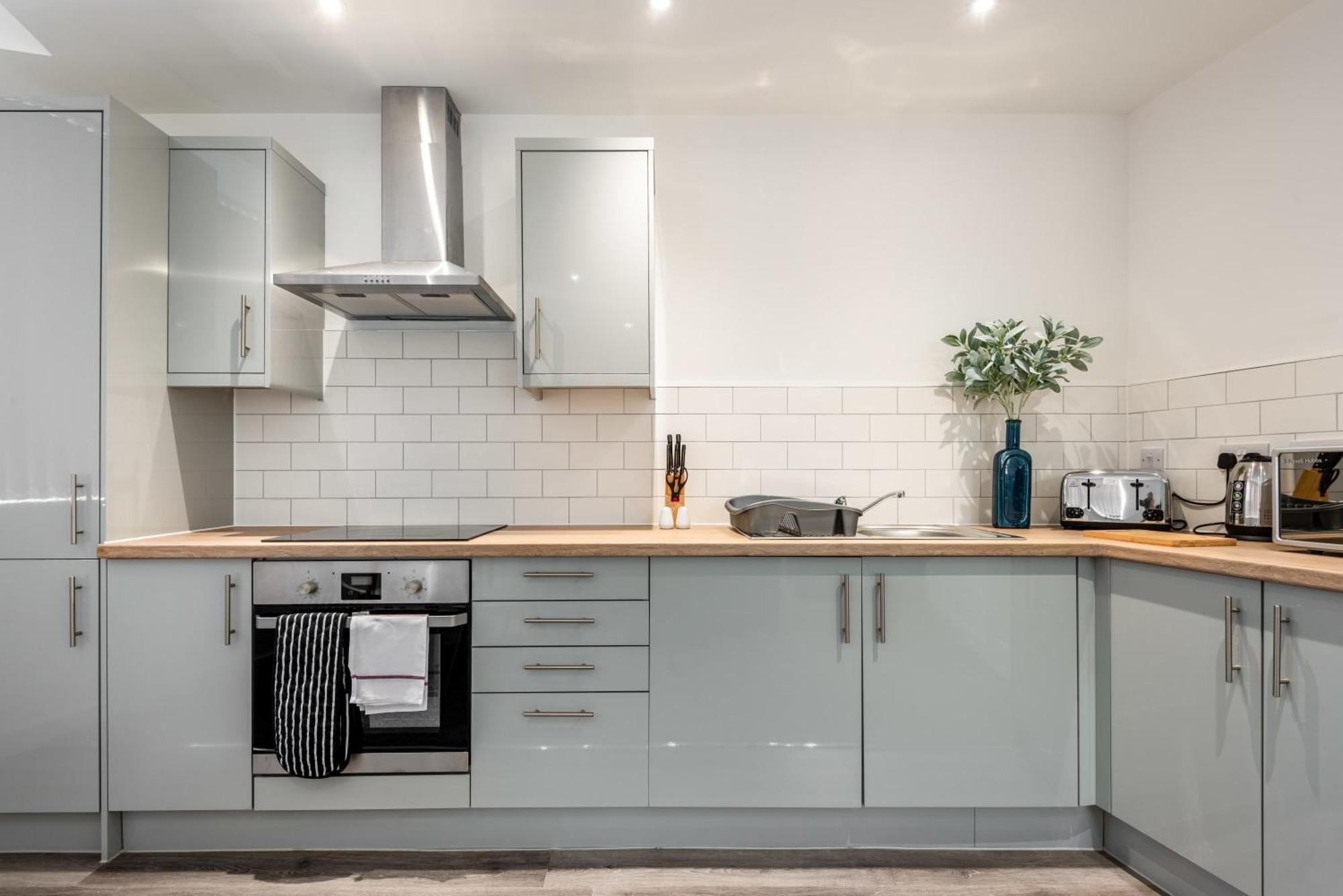 Lovely 1 Bedroom Apartment In Central Rotherham Bagian luar foto
