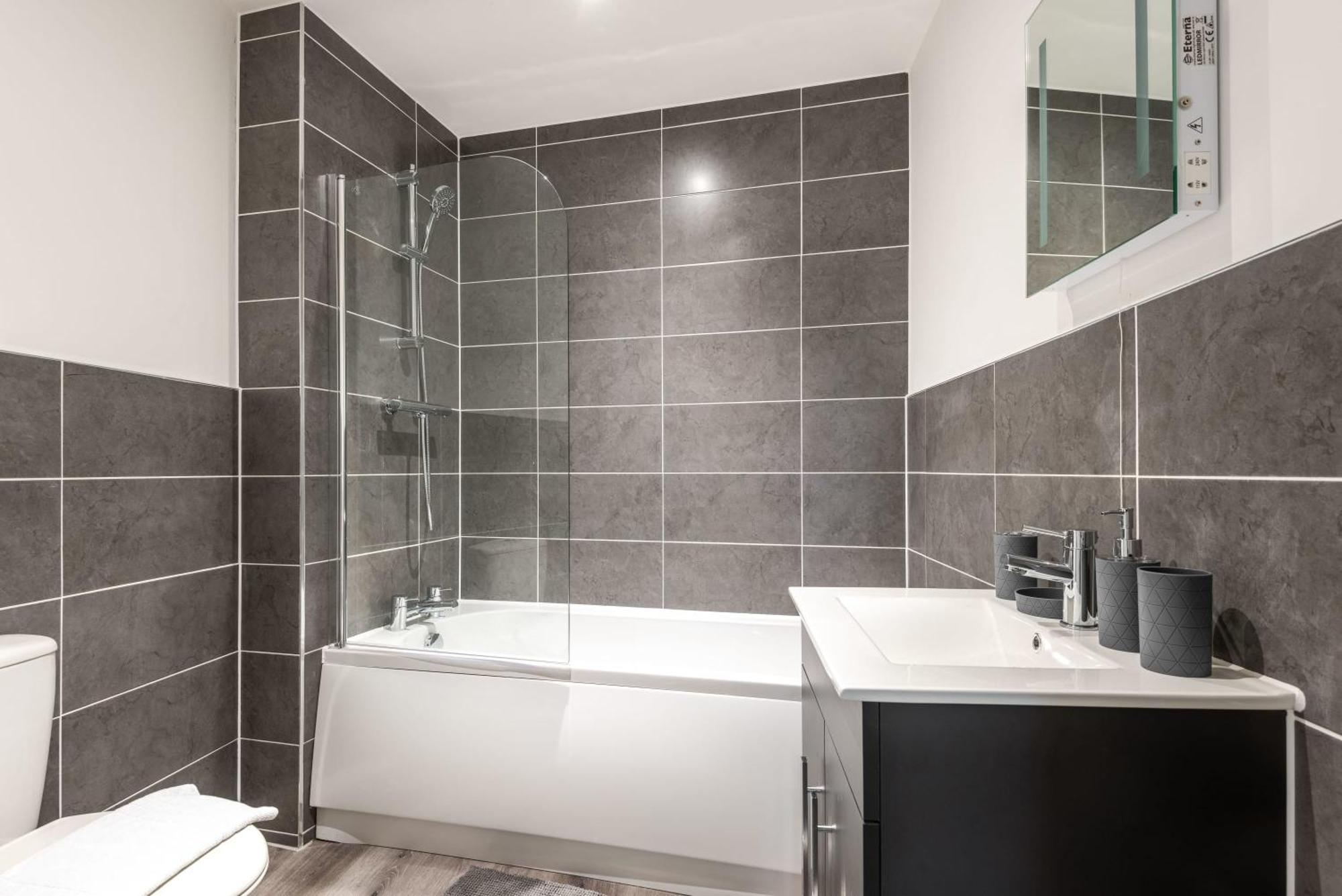 Lovely 1 Bedroom Apartment In Central Rotherham Bagian luar foto
